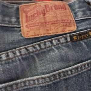 Nice size 36 mens Lucky Brand Jean's. Gently used.